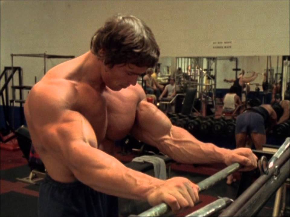 Arnold rocking a pump mid workout